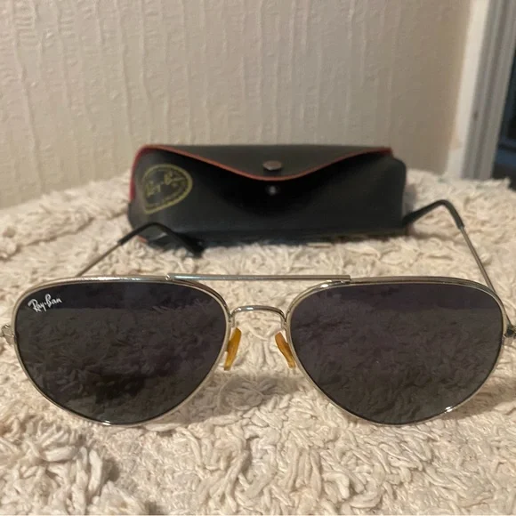 Ray-Ban Silver Frame Aviator Sunglasses - Picture 2 of 6